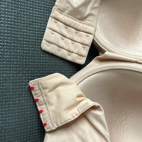 Spanx Pillow Cup Strapless Bra - Picture 4 of 4